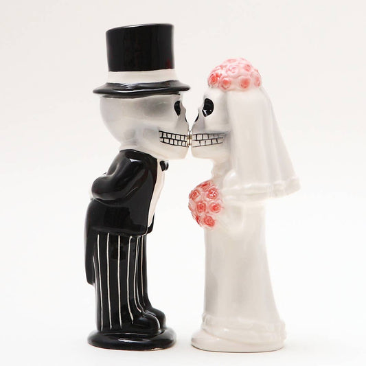 8775 Love Never Dies Salt and Pepper Shaker Set